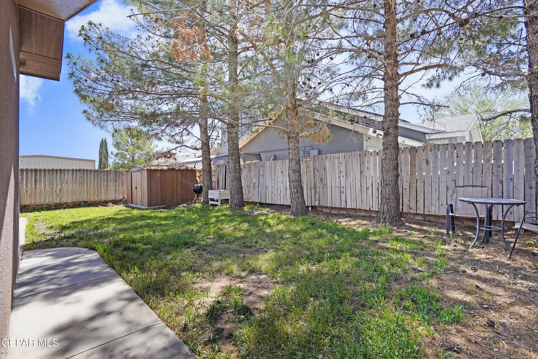Photo of 5984 CHIPPENDALE Avenue