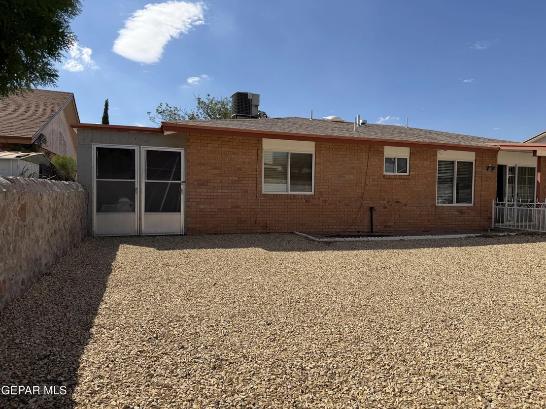 Photo of 1012 ONEIDA Drive
