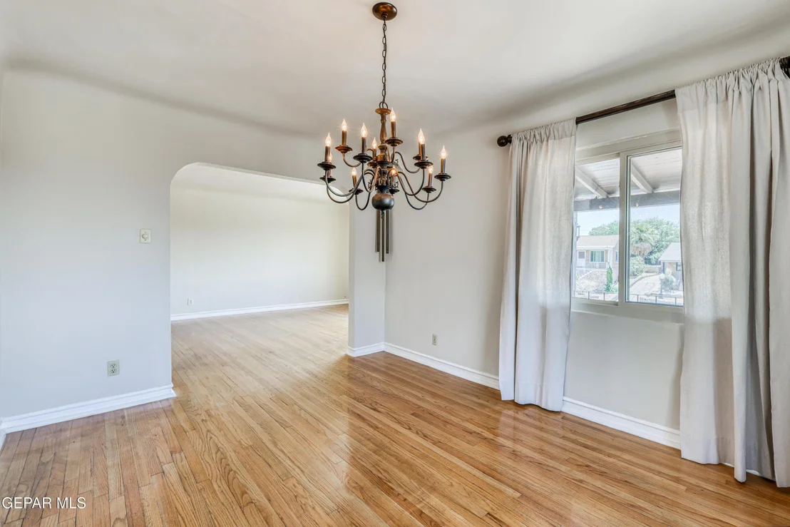 Photo of 825 Galloway Drive