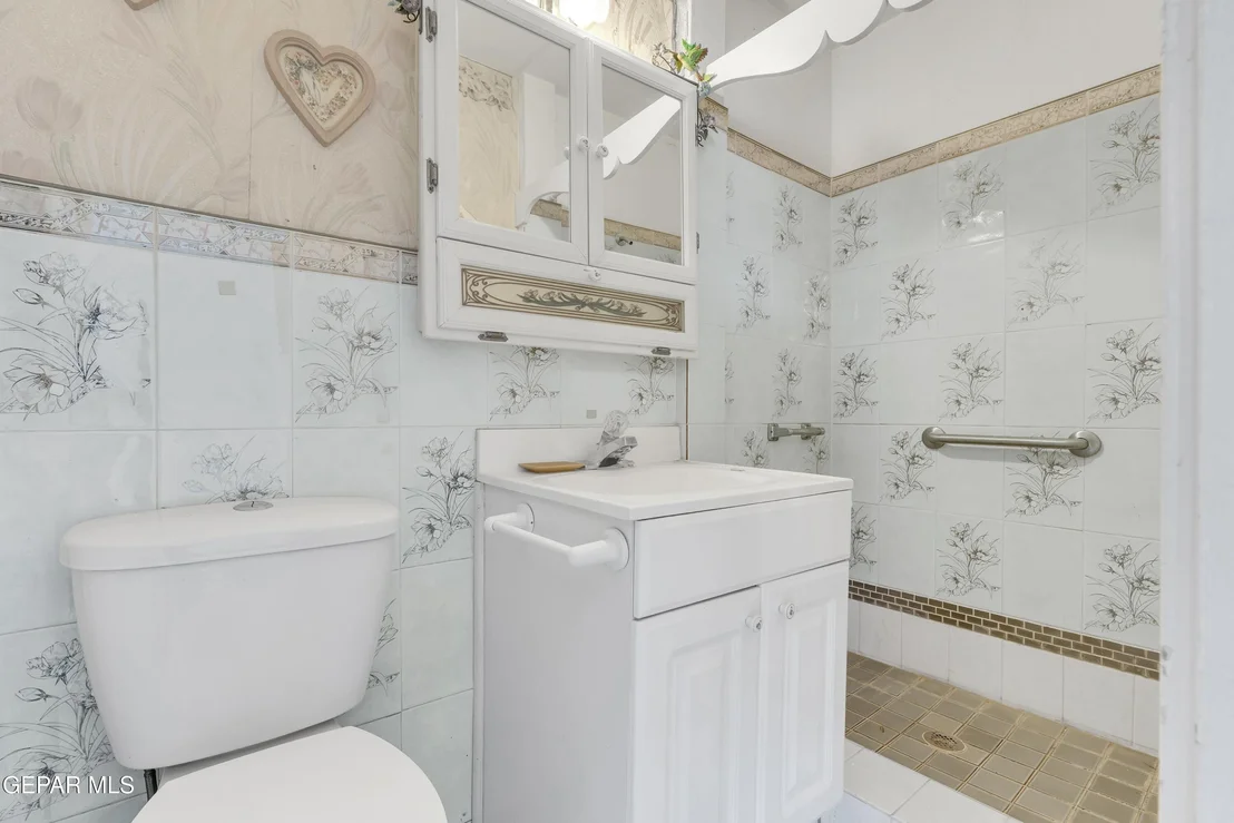 Photo of 5013 Flower Drive