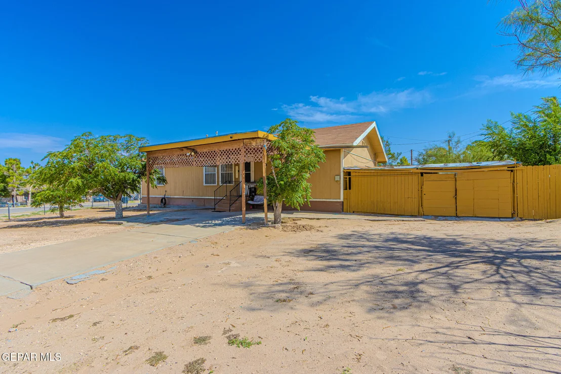 Photo of 1551 SEMINOLE Drive