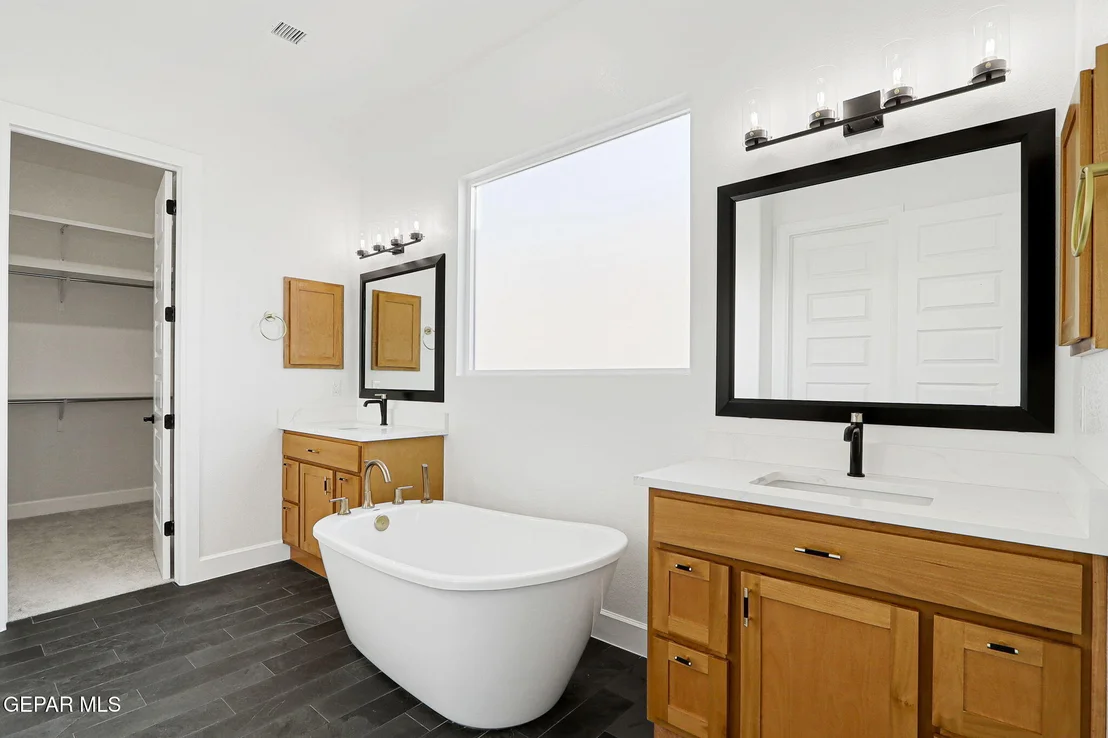 Photo of 7437 CAVESON Road