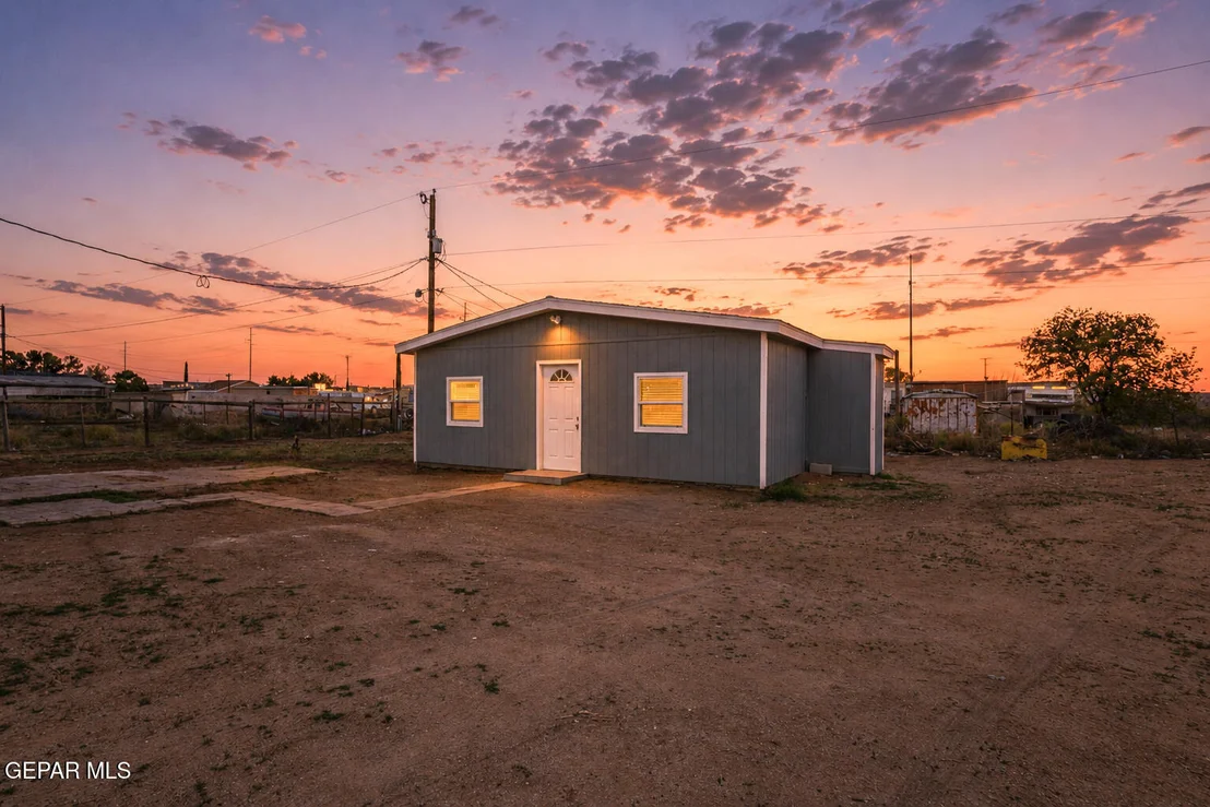 Photo of 3550 VANDERVEER Drive