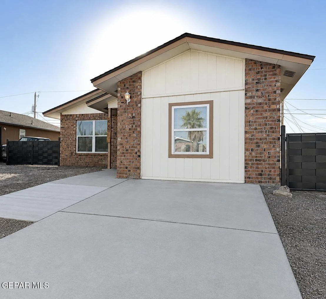 Photo of 441 REILLY Lane