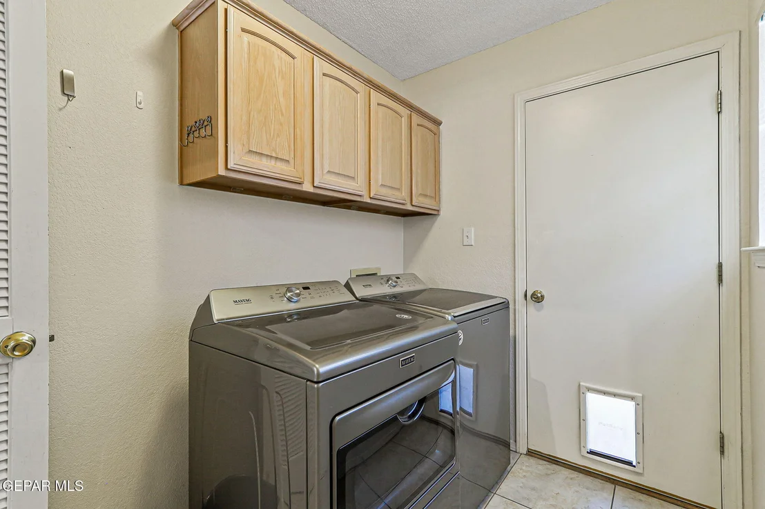 Photo of 1400 Maple Ridge Way