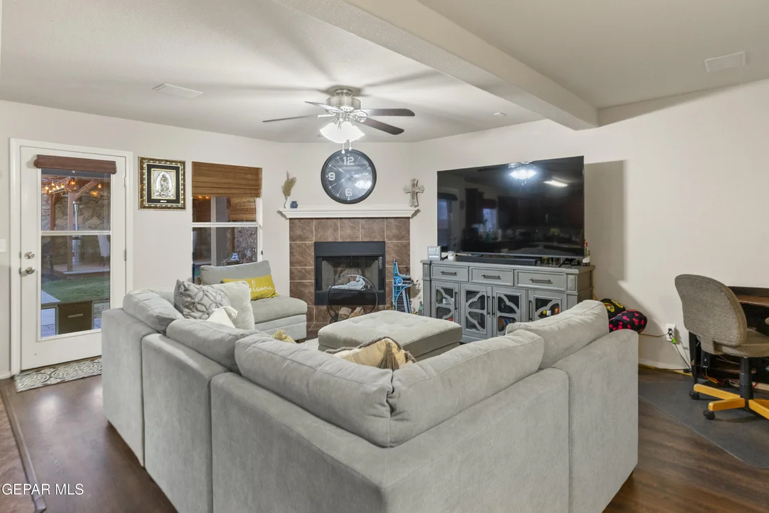 Photo of 6617 PARQUE DEL SOL Drive