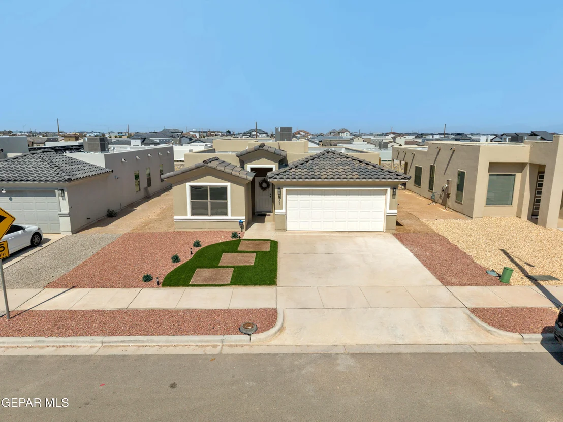Photo of 937 SANDHURST Place