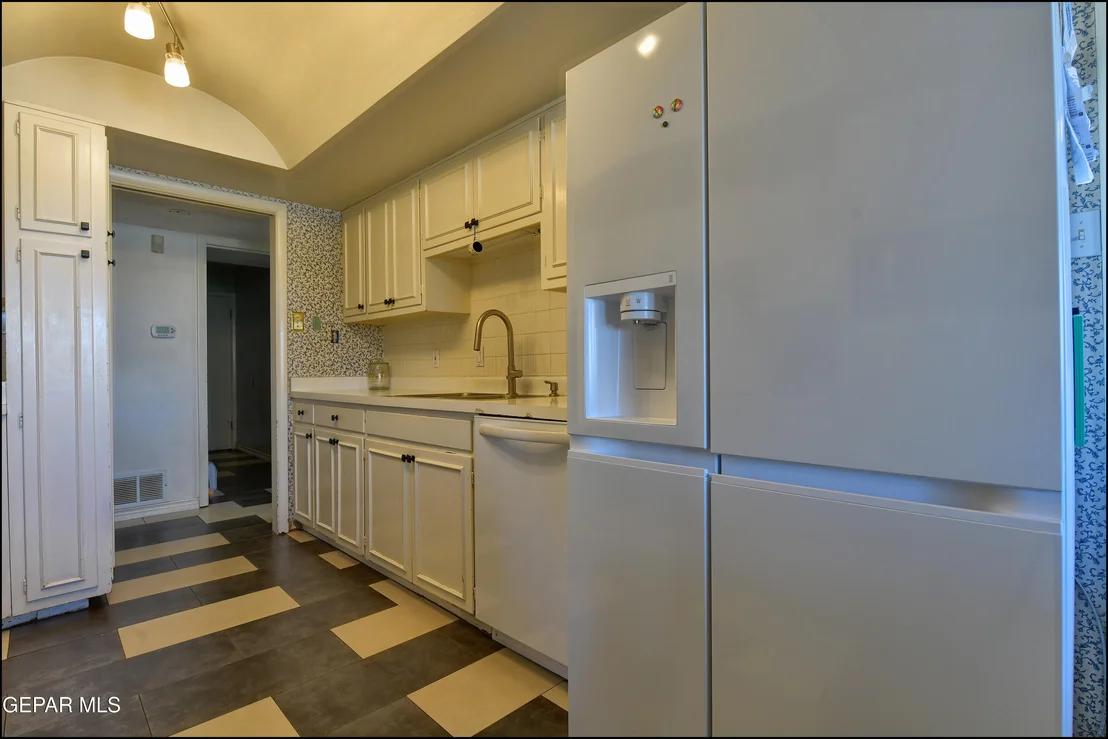 Photo of 411 CROWN POINT Drive