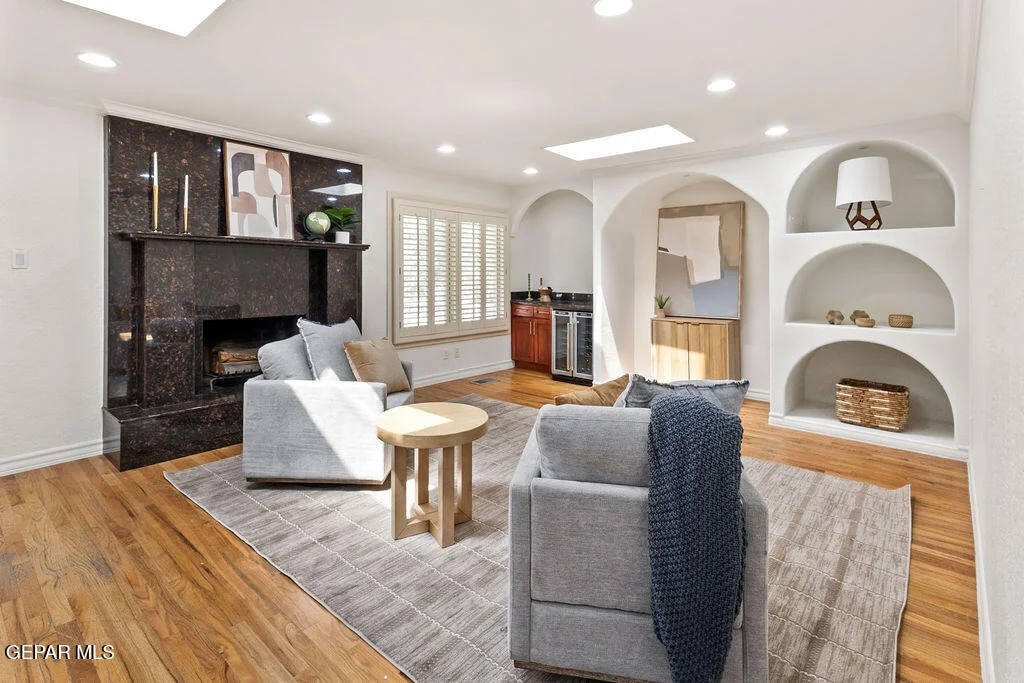 Photo of 6025 TORREY PINES Drive