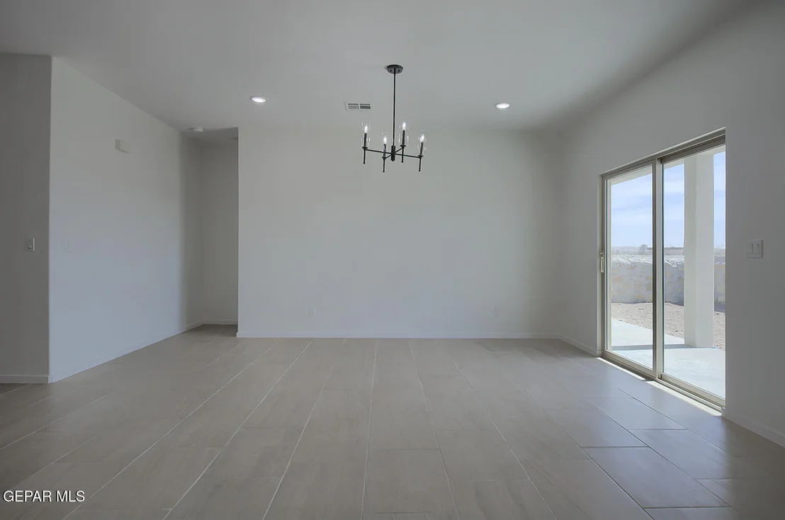 Photo of 15024 LAURA Lane