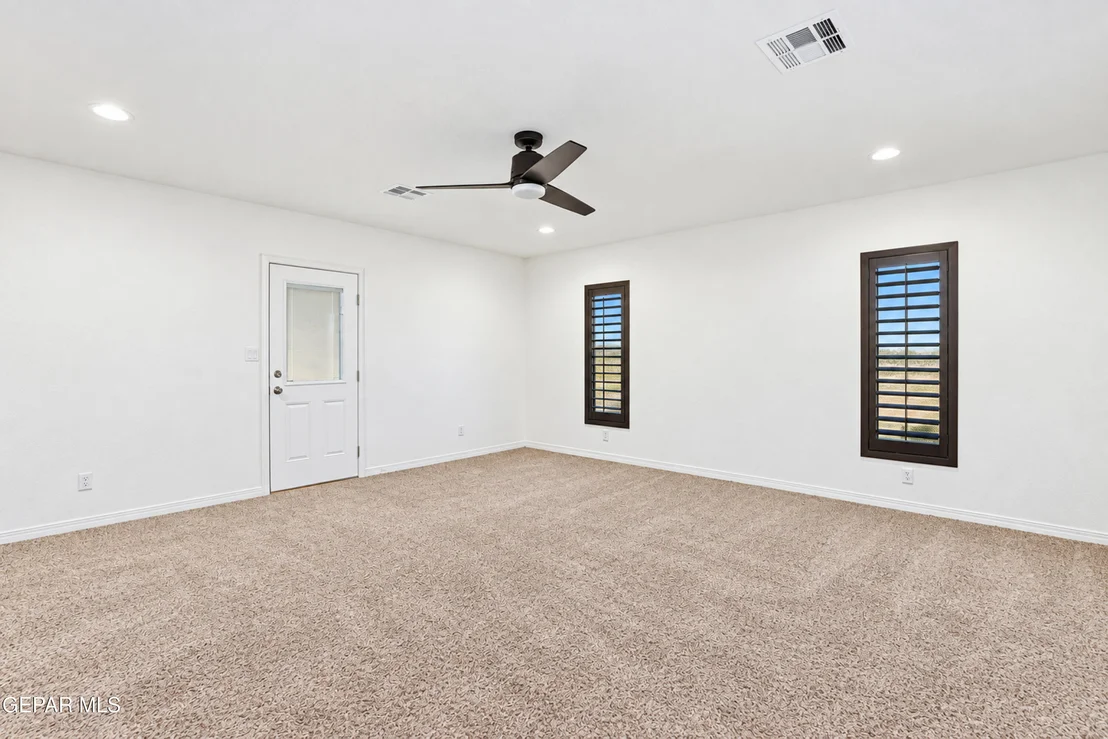 Photo of 817 Jones Point Place