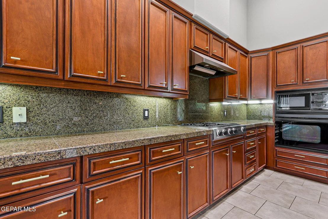 Photo of 5301 UPPER VALLEY Road
