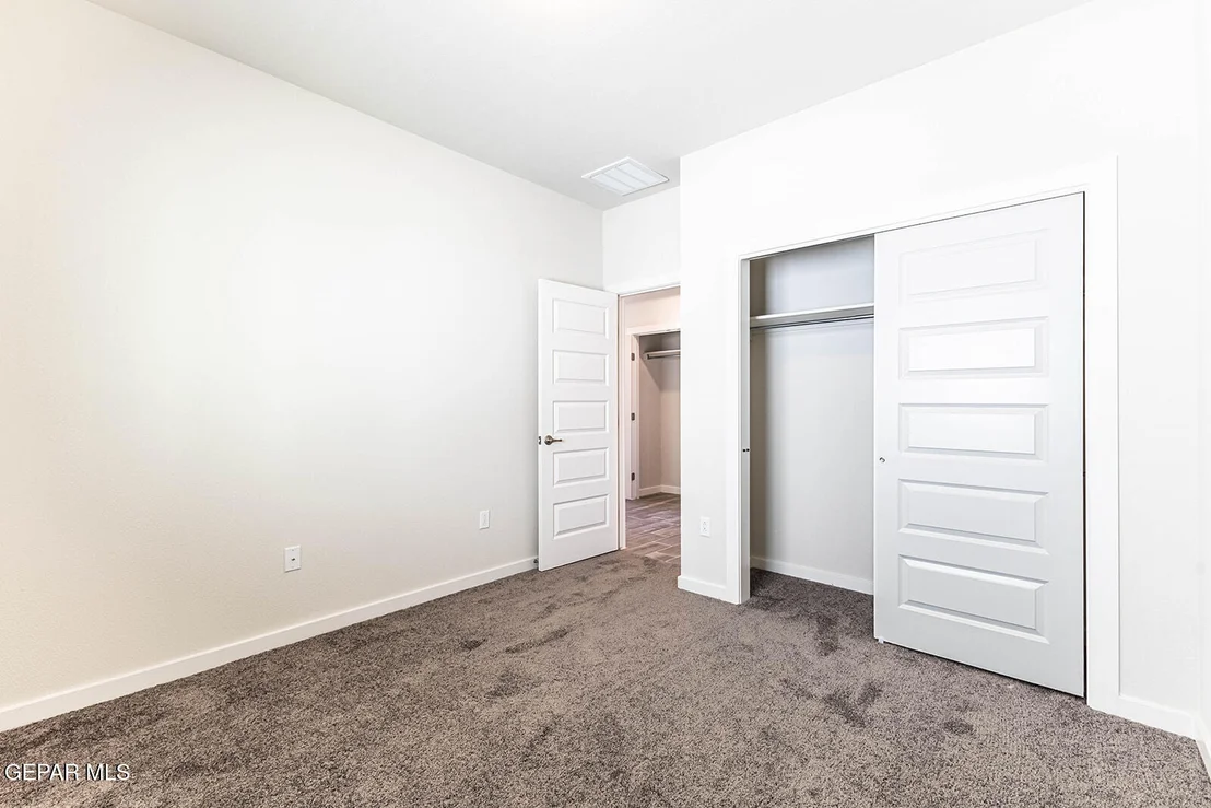 Photo of 933 Nayland Place