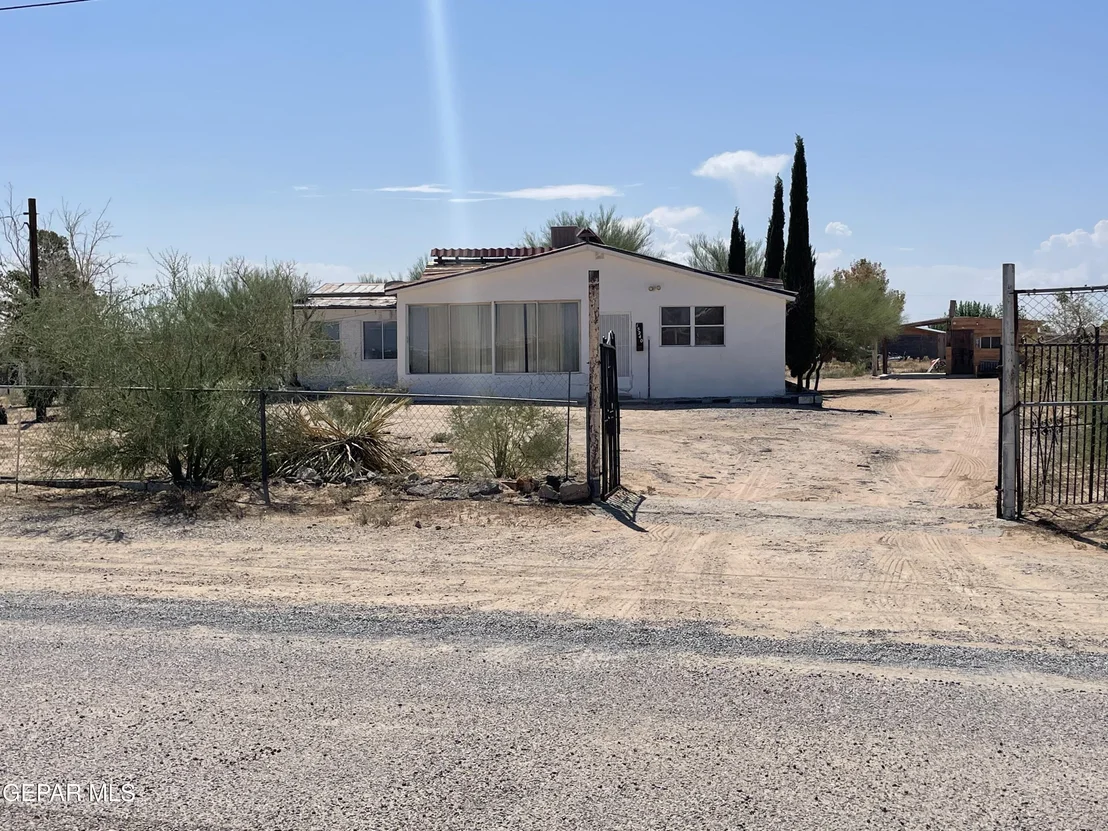 Photo of 15240 PERLITE Drive