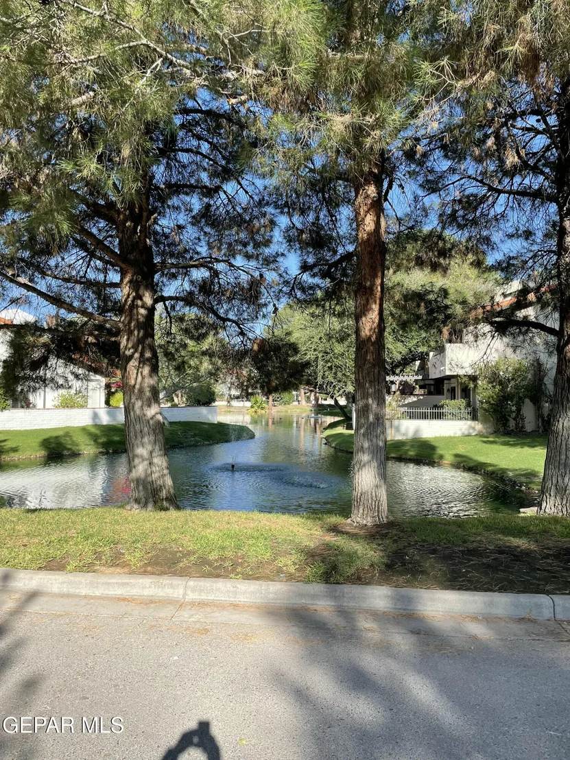 Photo of 804 LAKESHORE Drive