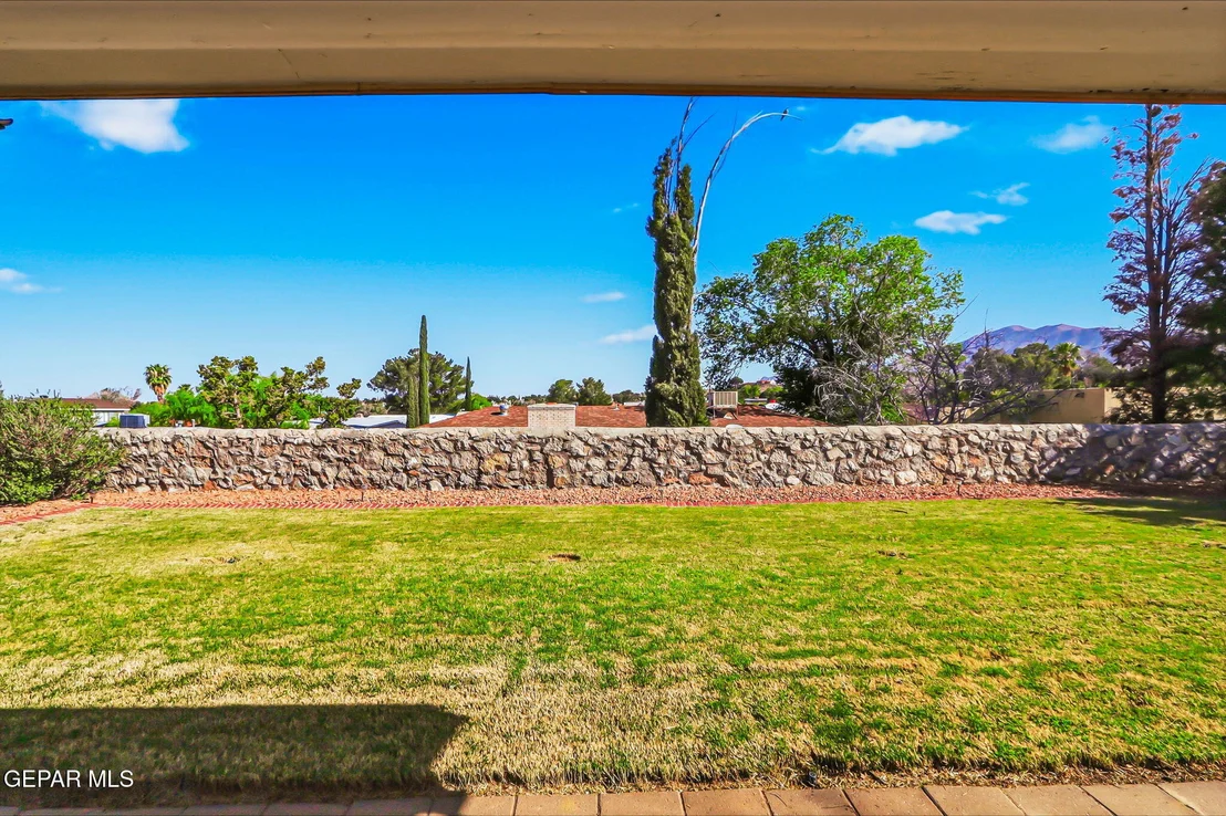 Photo of 6841 LA CADENA Drive