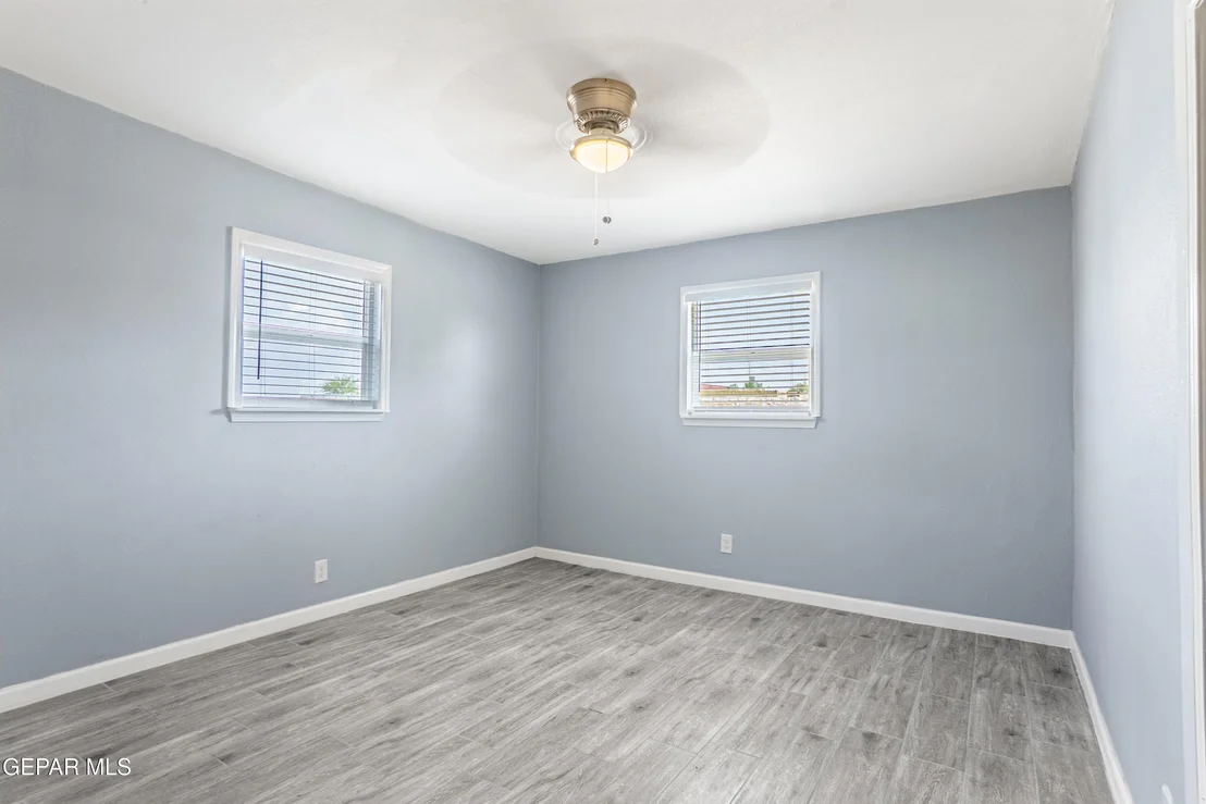Photo of 3550 VANDERVEER Drive