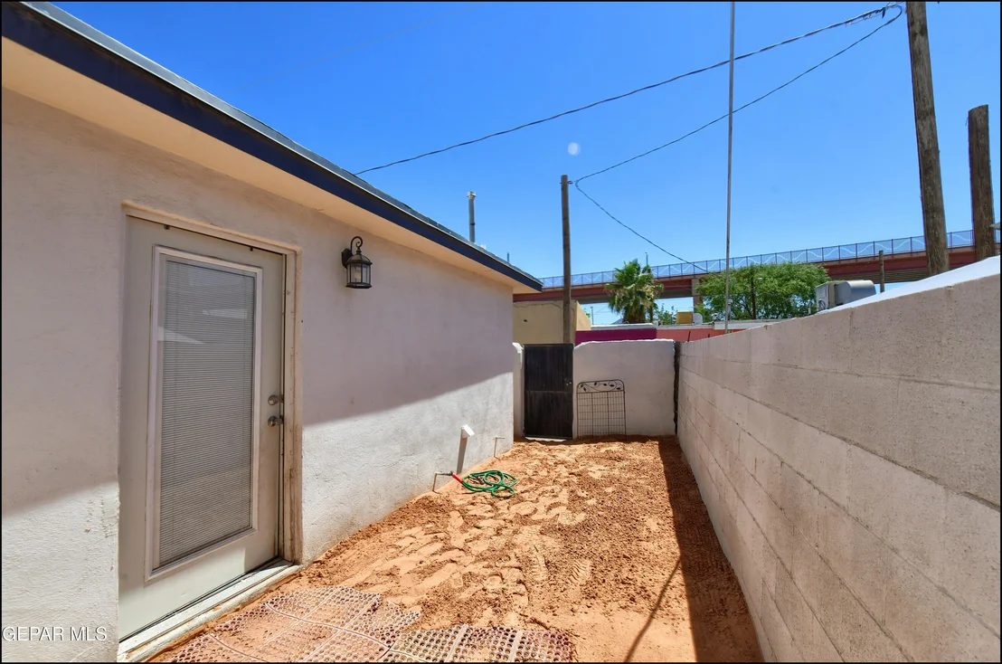Photo of 504 CANAL Road