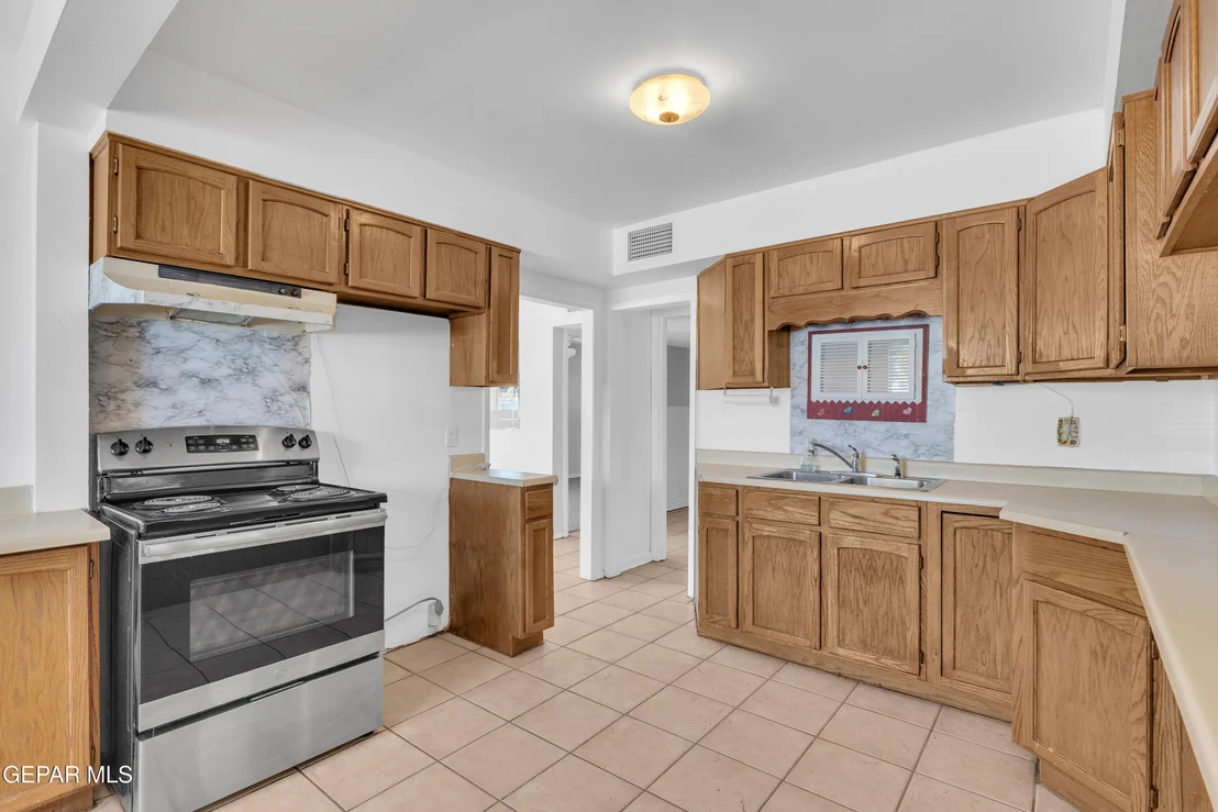 Photo of 1304 WAINWRIGHT Drive