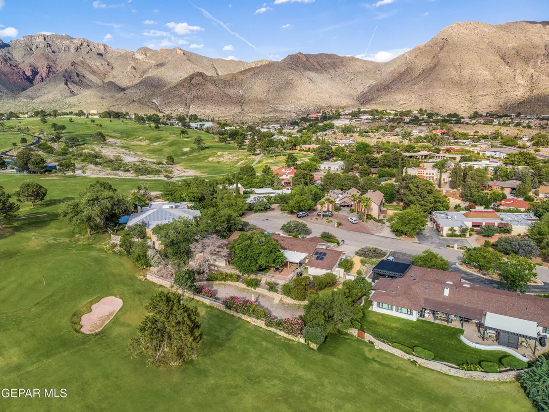 Photo of 849 River Oaks Drive