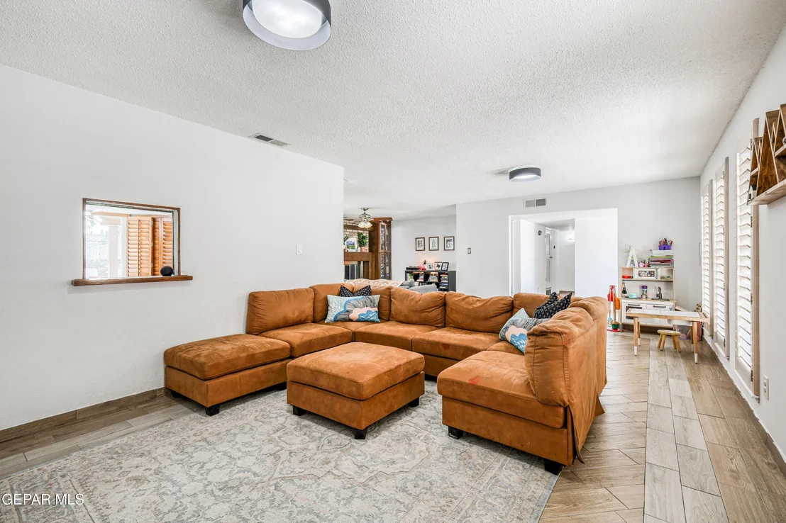 Photo of 708 SOMERSET Drive