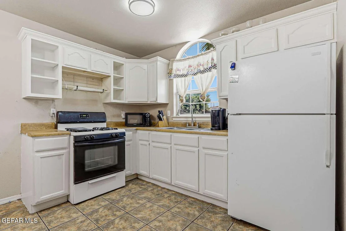 Photo of 5979 VALLE DEL SOL Drive