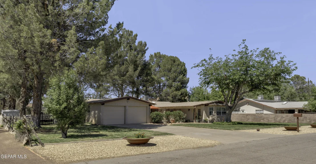 Photo of 801 MONTCLAIR Drive