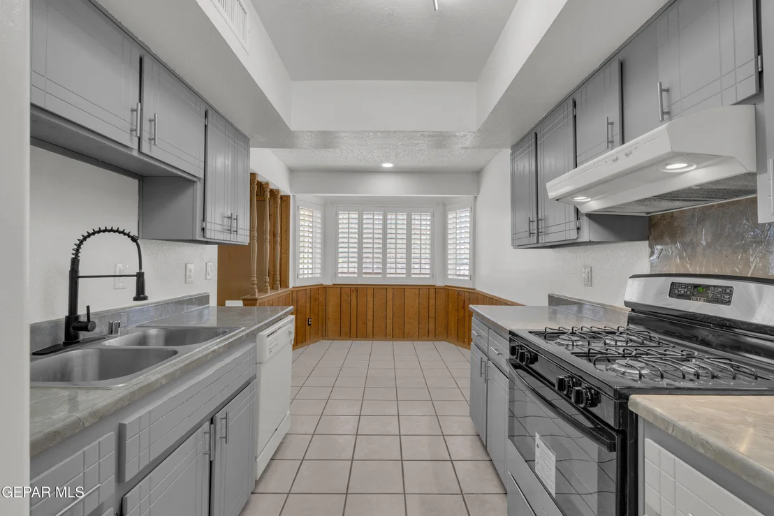 Photo of 5000 MCCORMICK Lane