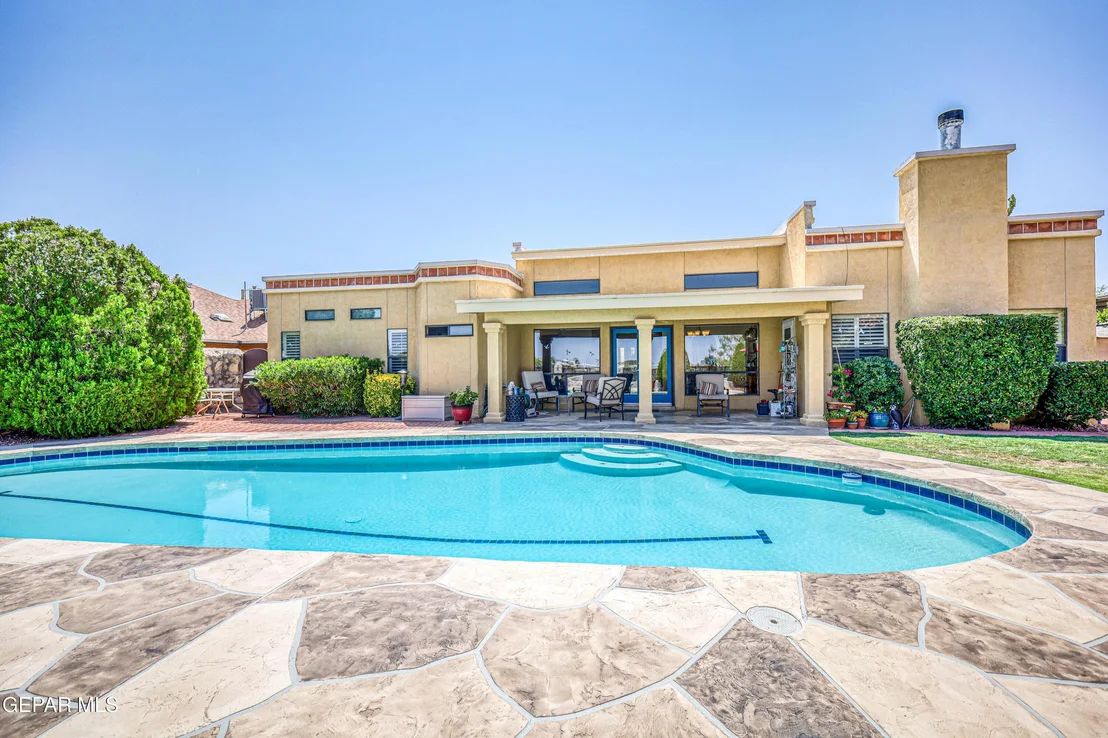 Photo of 7225 Rochester Drive