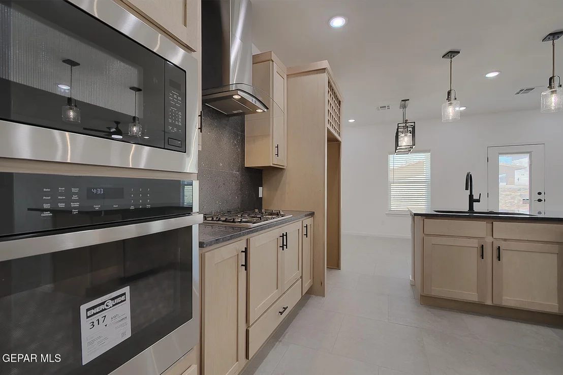 Photo of 15213 DESTINATION Avenue