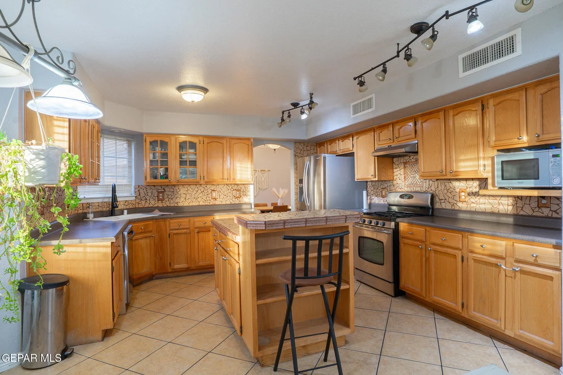 Photo of 1369 LUZ CARPIO Way