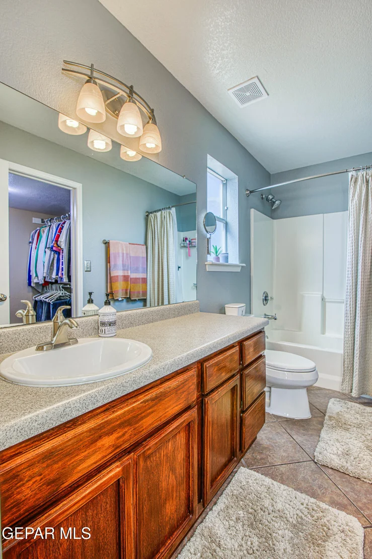 Photo of 6200 KENNETH CAPSHAW Place