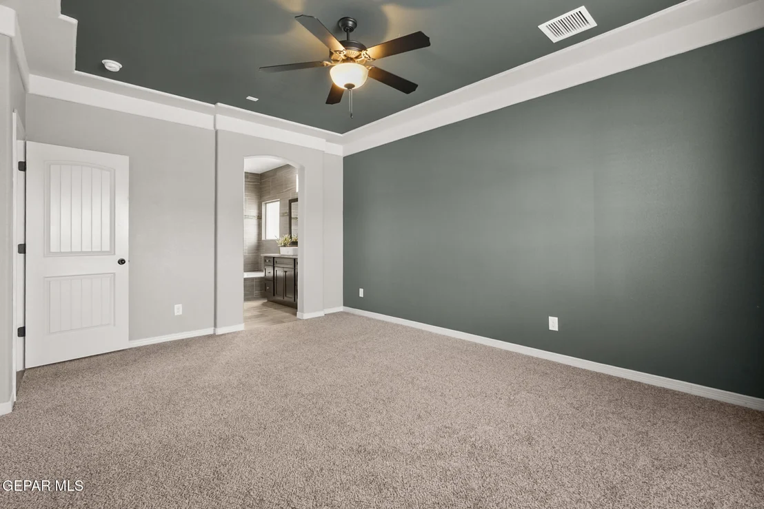 Photo of 654 DARLINGTON Drive
