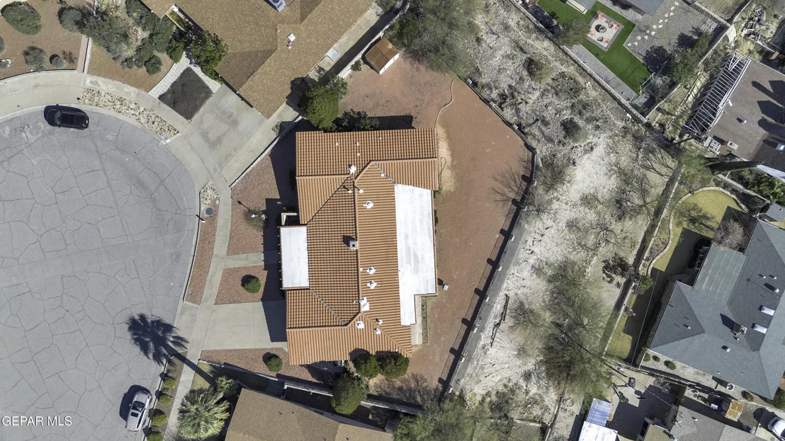 Photo of 612 SOMERSET Drive