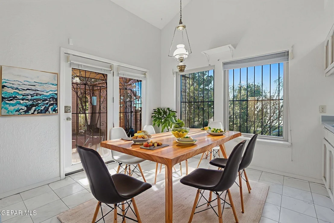 Photo of 401 Sharondale Drive