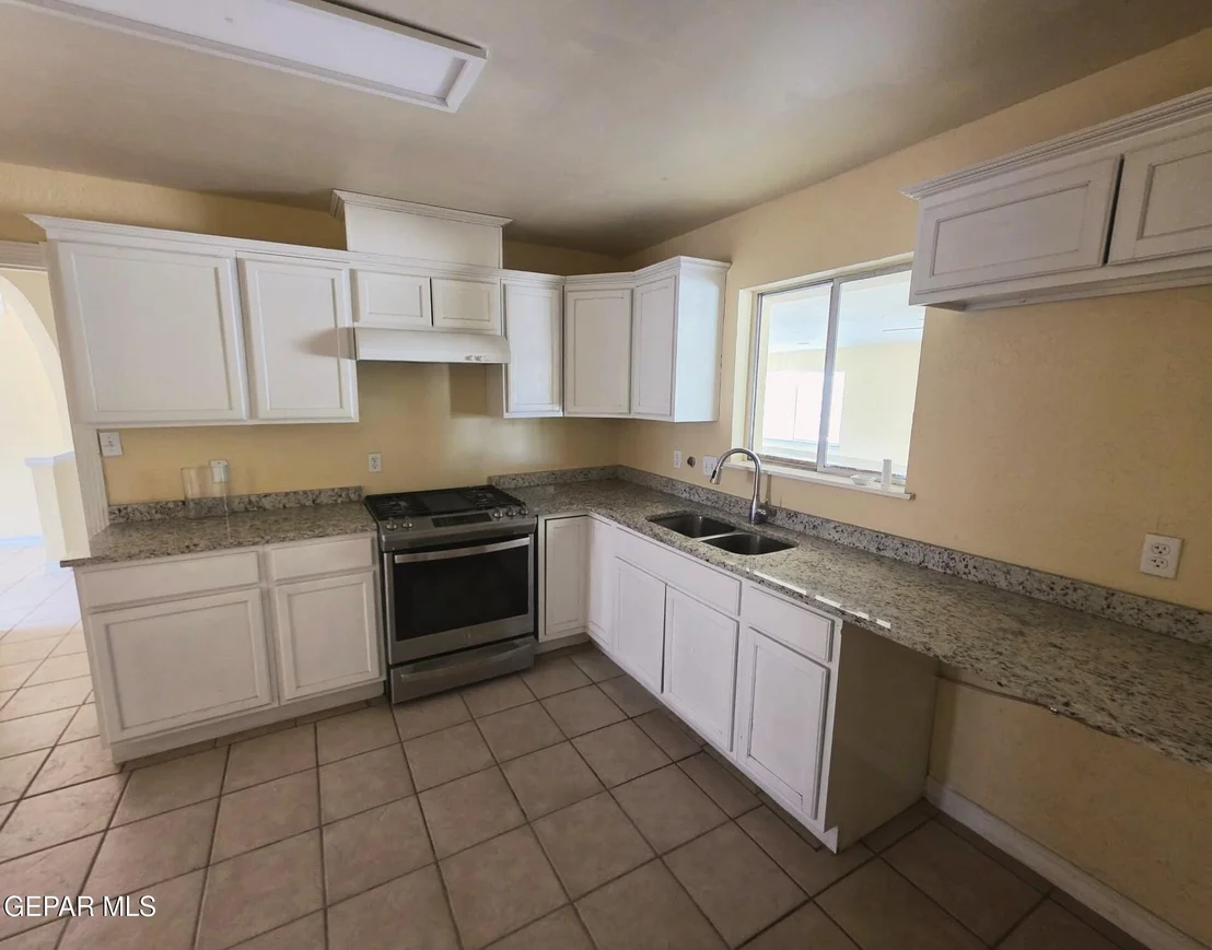 Photo of 208 Viking Drive