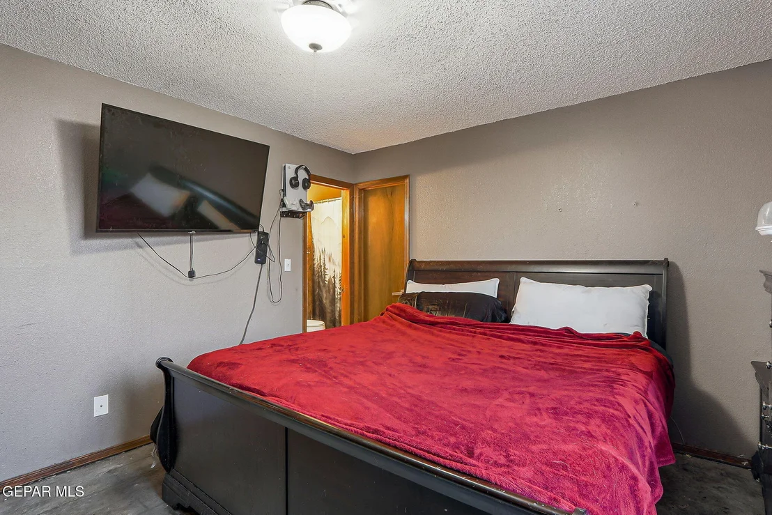 Photo of 11908 KINGS CREST Drive