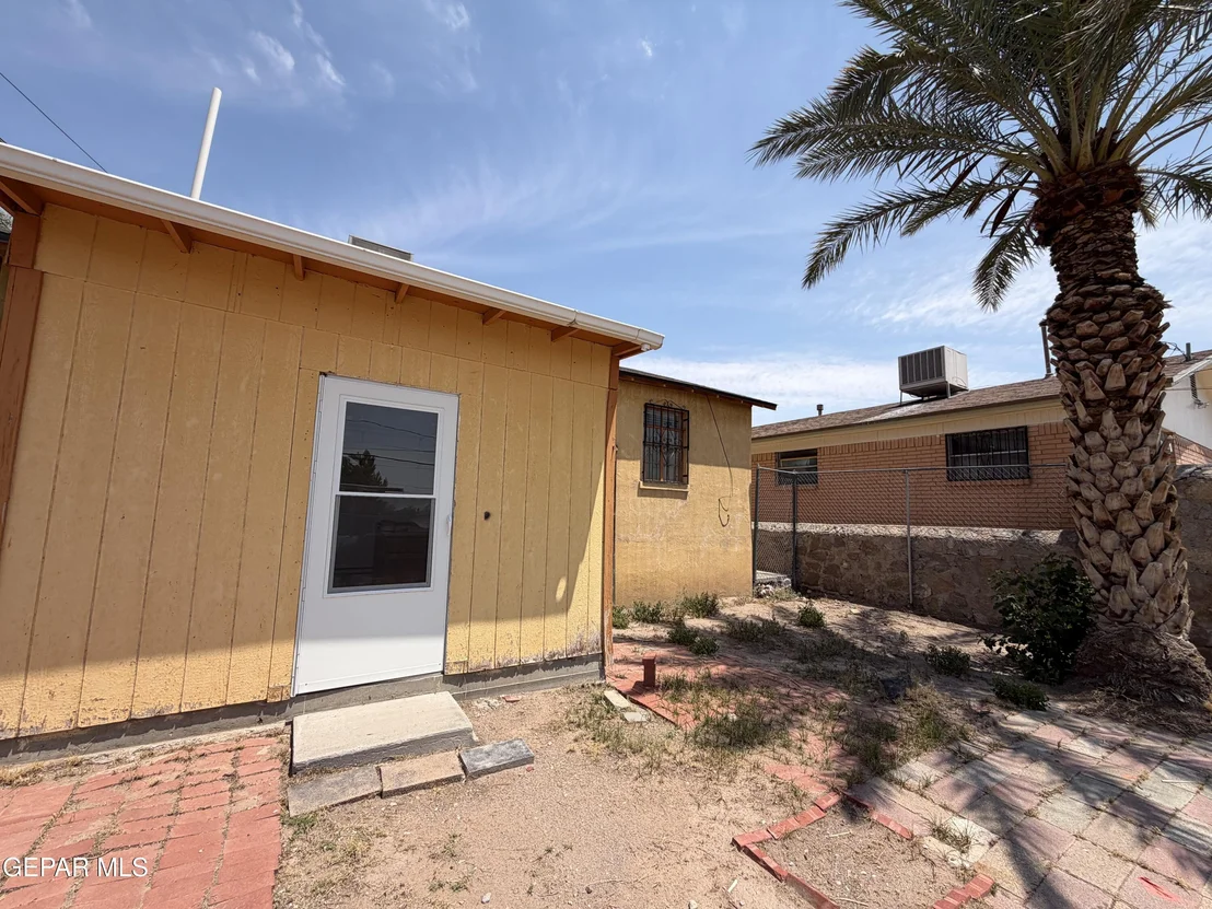 Photo of 3110 VAN BUREN Avenue