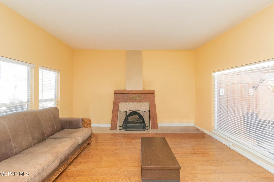 Photo of 717 FRONTERA Road