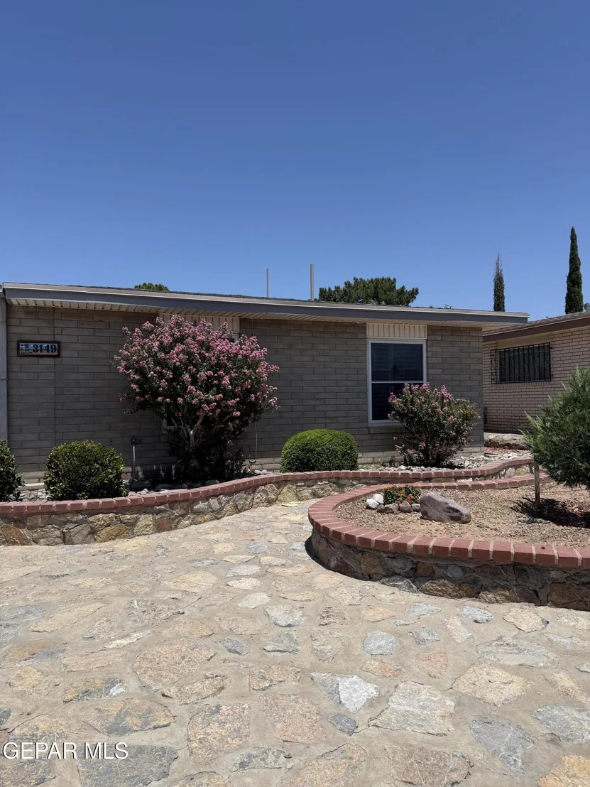 Photo of 3149 EDGEROCK Drive