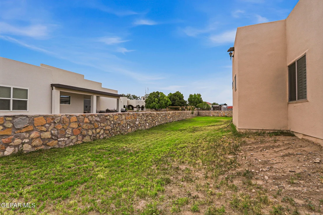 Photo of 5833 SPANISH Place