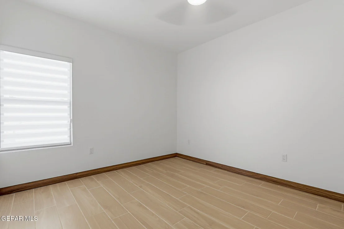Photo of 945 Ada Lane