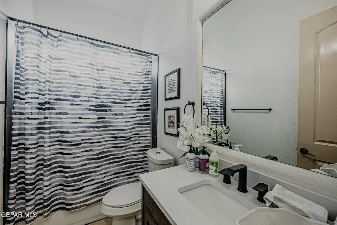 Photo of 6236 FRANKLIN HAWK Avenue