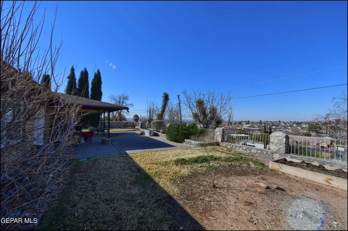 Photo of 411 CROWN POINT Drive