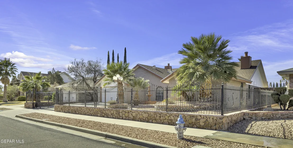 Photo of 2021 GREENLEE Drive
