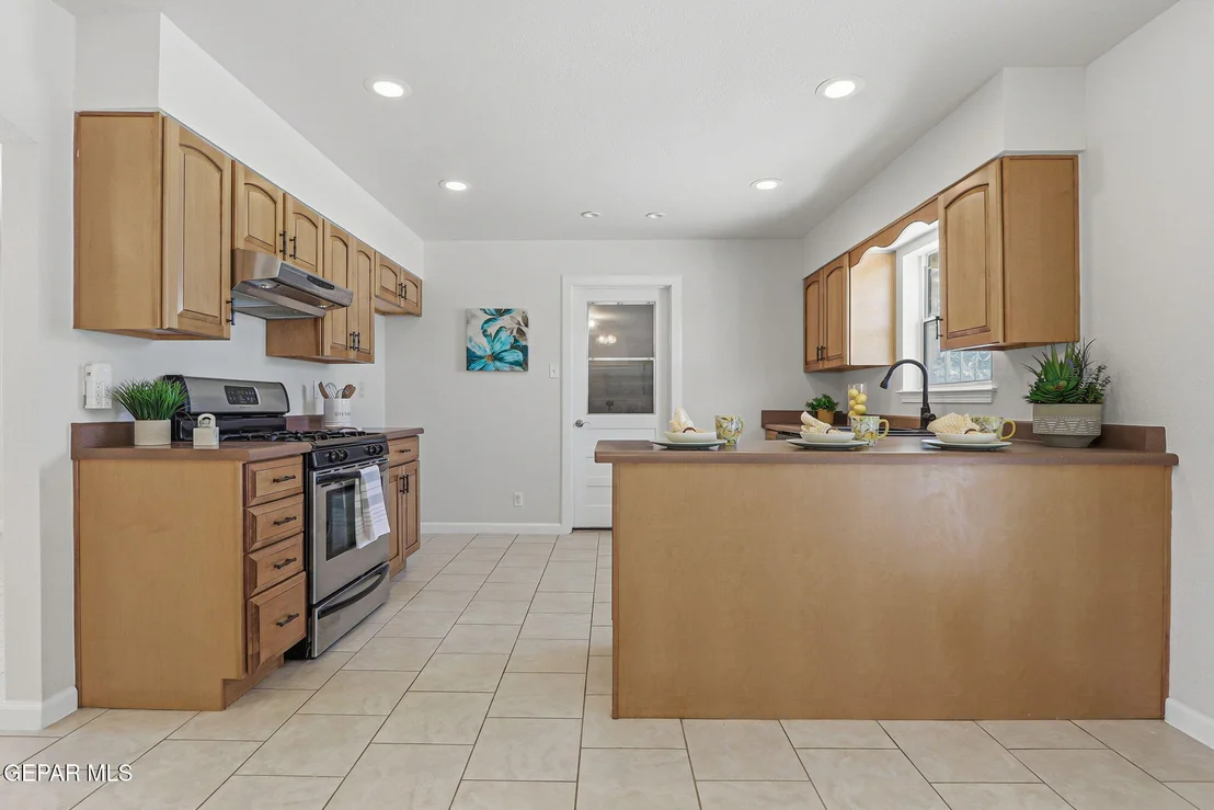 Photo of 3316 DRUMOND Road