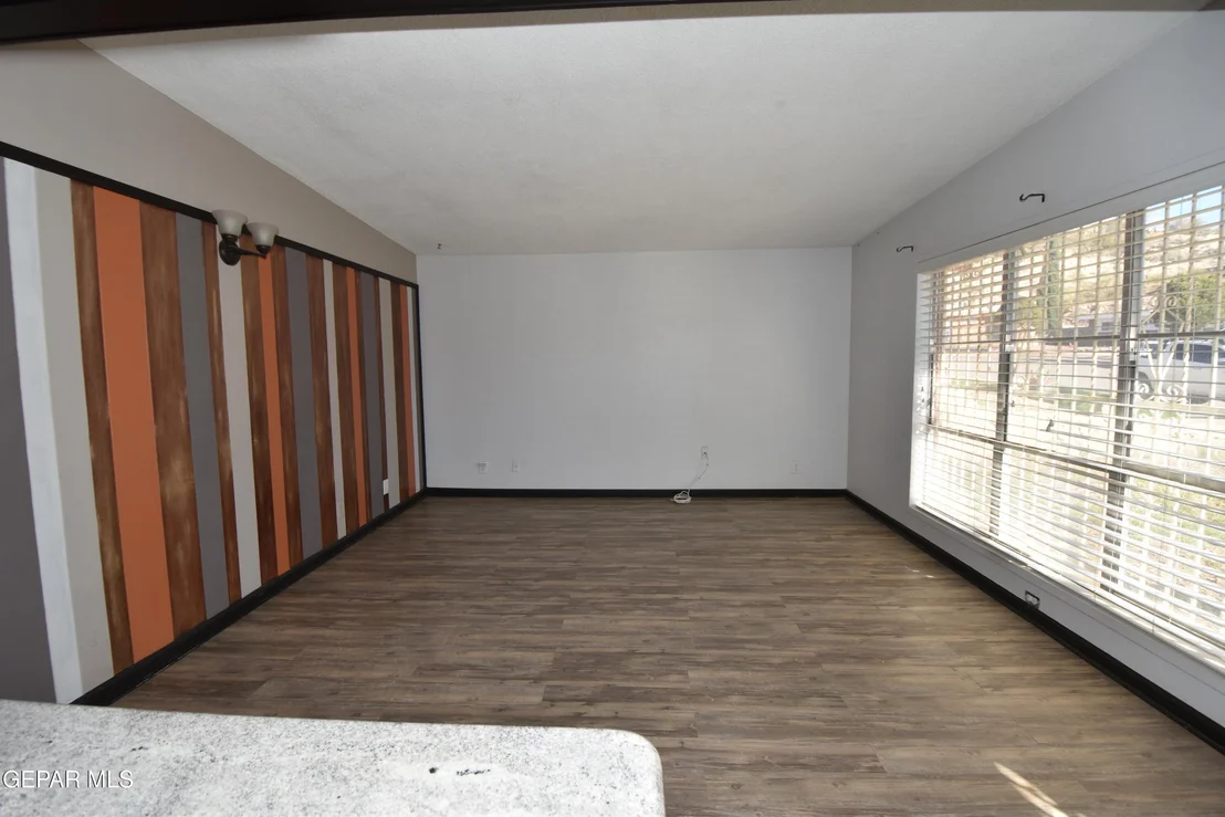 Photo of 5372 CIRCUS Lane
