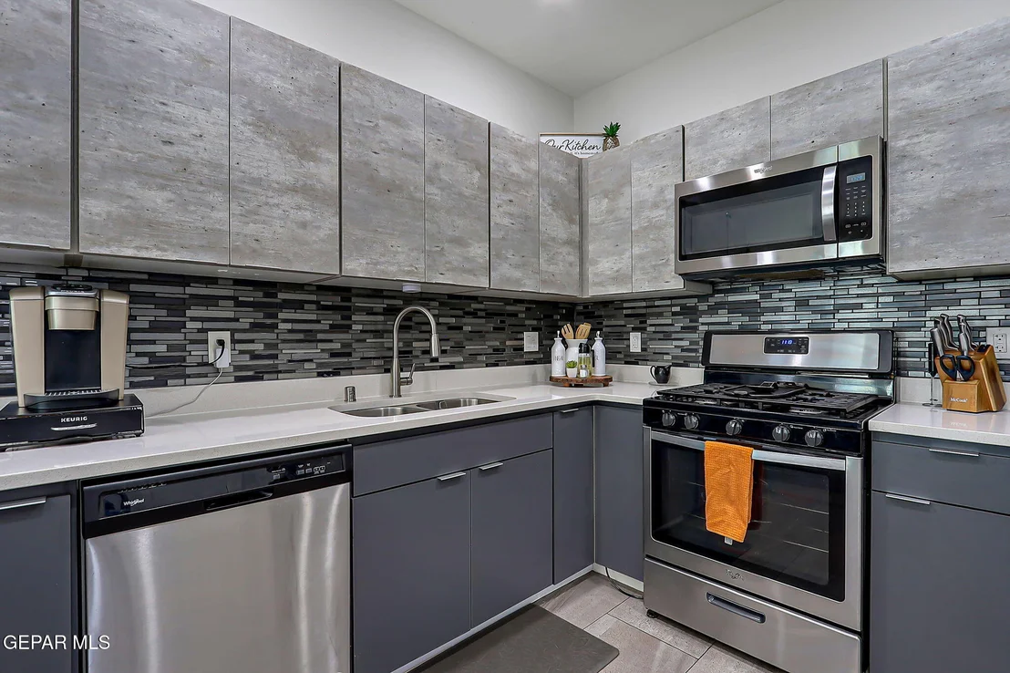 Photo of 424 STETSON Drive
