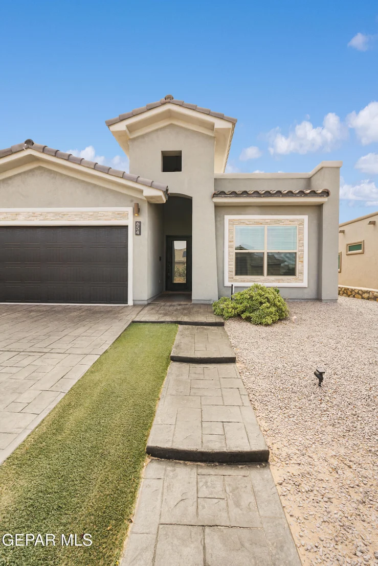 Photo of 654 DARLINGTON Drive