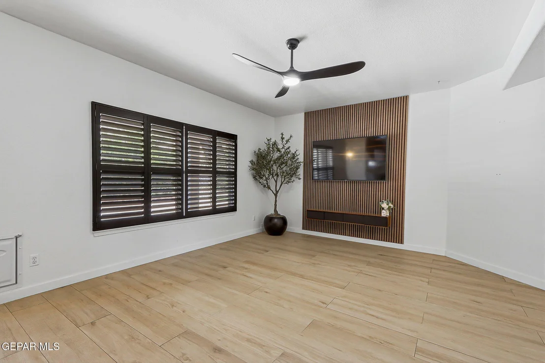 Photo of 6633 WIND RIDGE Drive